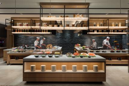 台北國泰萬怡酒店(MJ Kitchen)【2025年1~6月】周一至周四午餐及晚餐餐期兩人以上用餐 當月壽星本人只要999元！