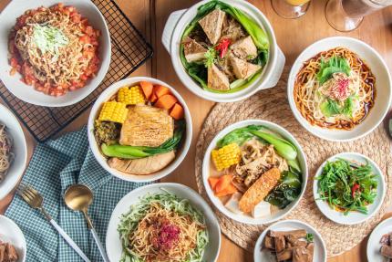 時蒔Vegan Kitchen【2025年】當月壽星招待二份小菜或一季節果昔