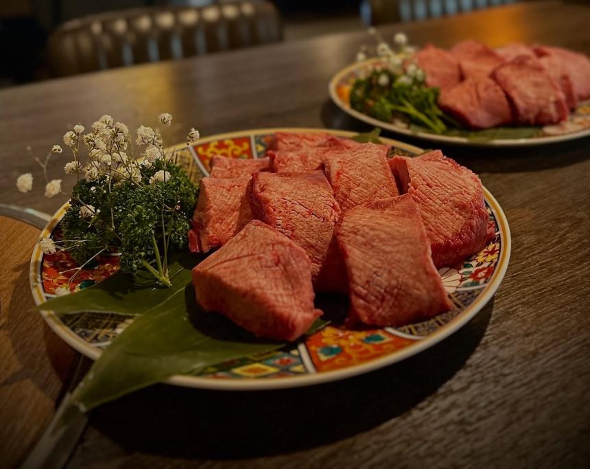 SHOU 炭火燒肉(林口)【2026年2月】當月壽星贈個人份小牛排、伊比利豬玫瑰，二擇一！